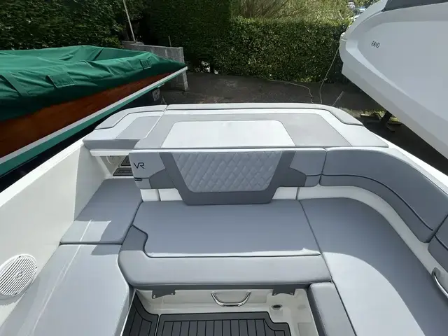 Bayliner Vr6