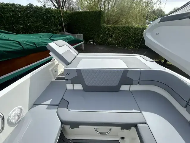 Bayliner Vr6