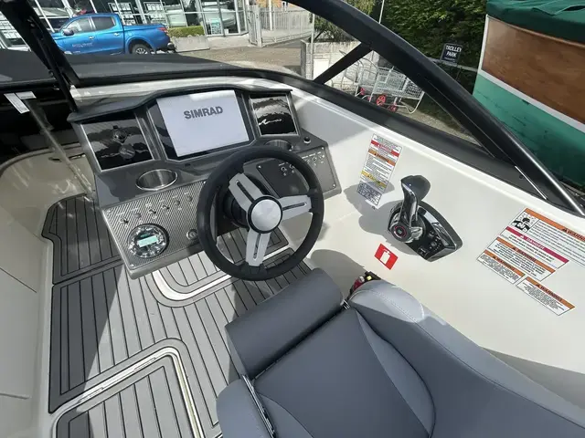 Bayliner Vr6