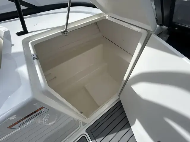 Bayliner Vr6