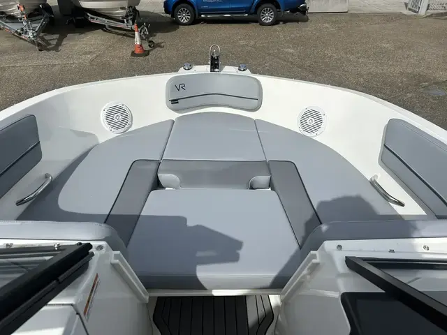 Bayliner Vr6