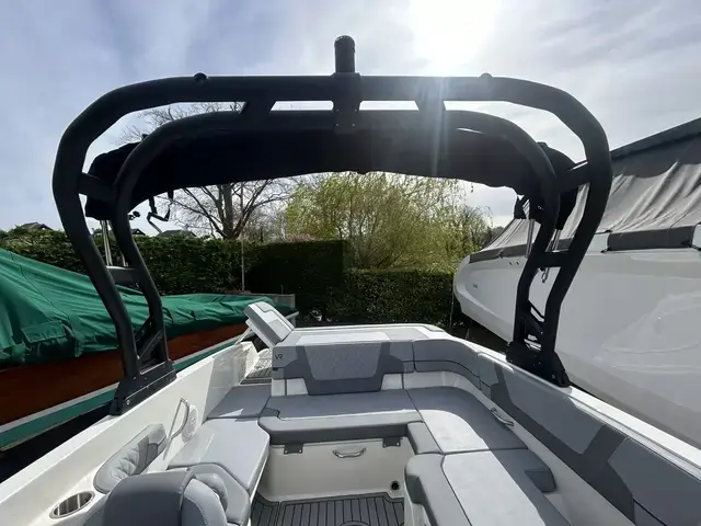 Bayliner Vr6