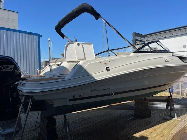 2022 Bayliner vr5 outboard