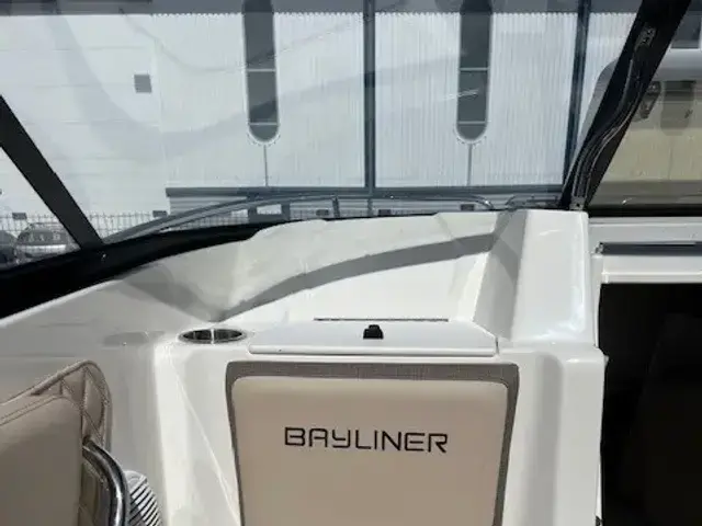 Bayliner VR5 Out board