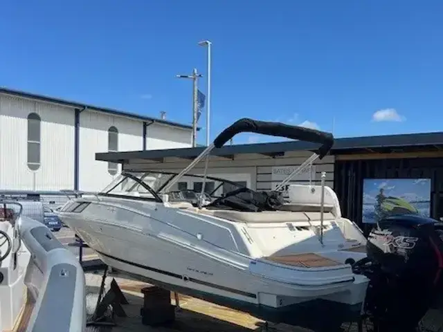 Bayliner VR5 Out board