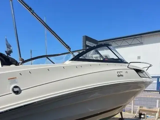 Bayliner VR5 Out board