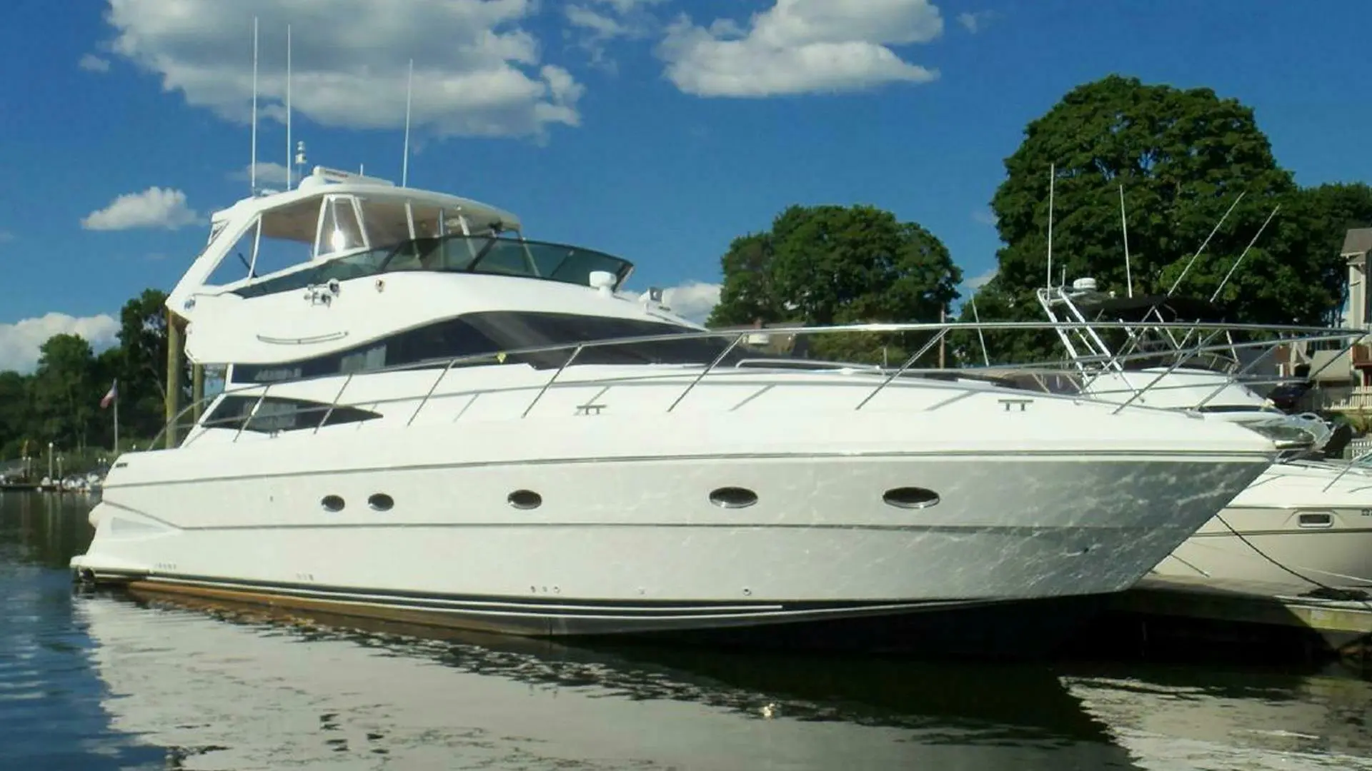 2004 Neptunus flybridge motor yacht