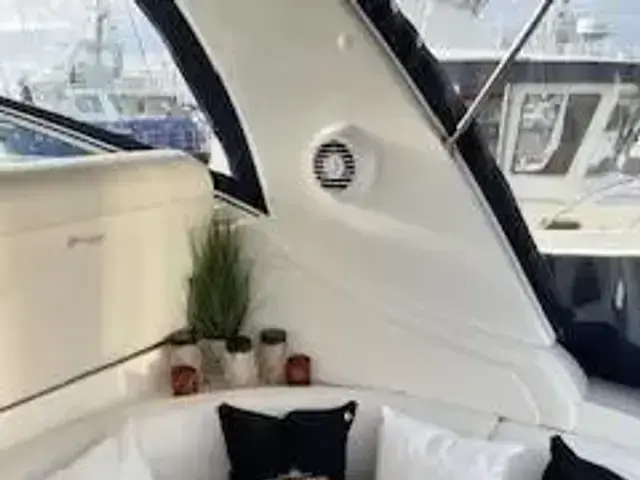 Cruisers Yachts 370 Express