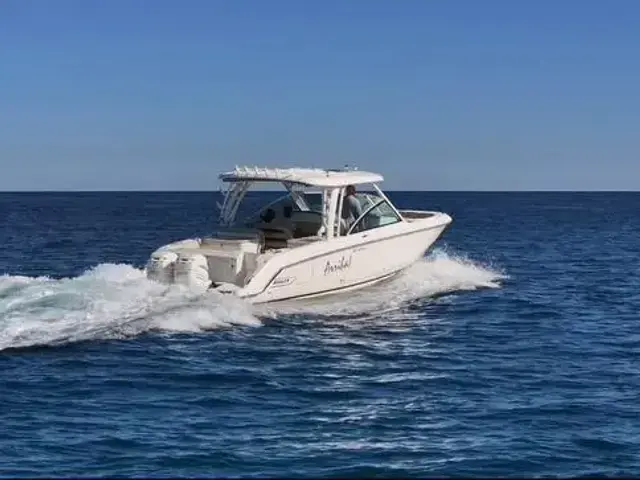 Boston Whaler 32