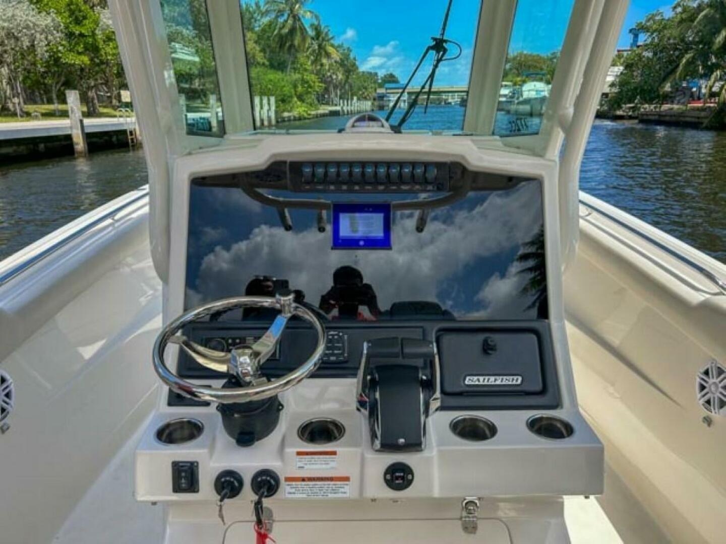 2023 Sailfish 272 cc