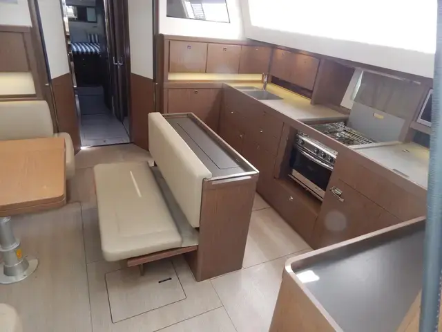 Beneteau  57