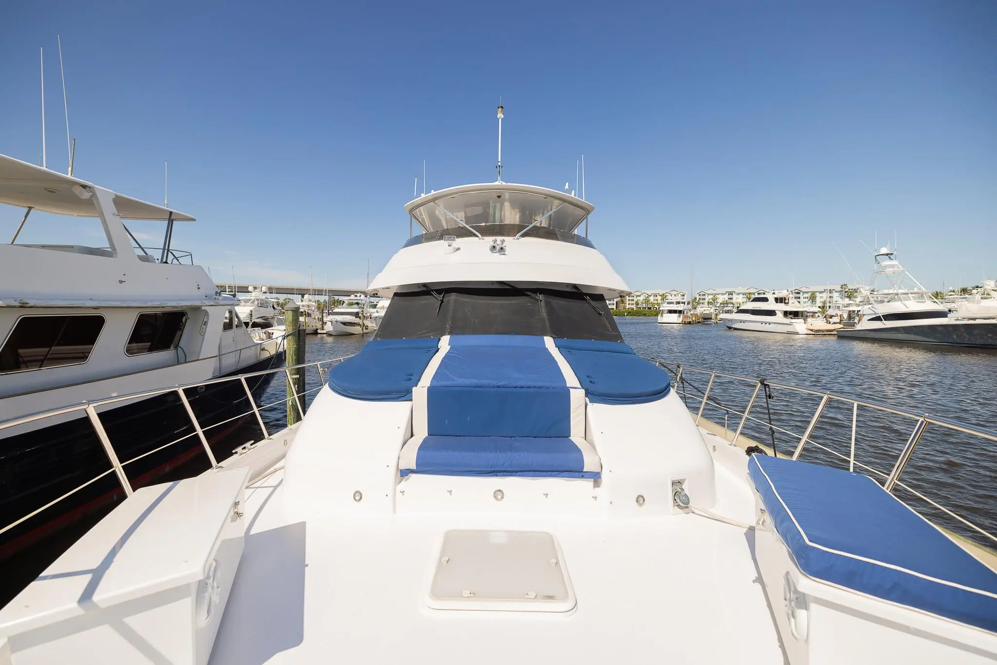 2002 Hatteras 75 motoryacht