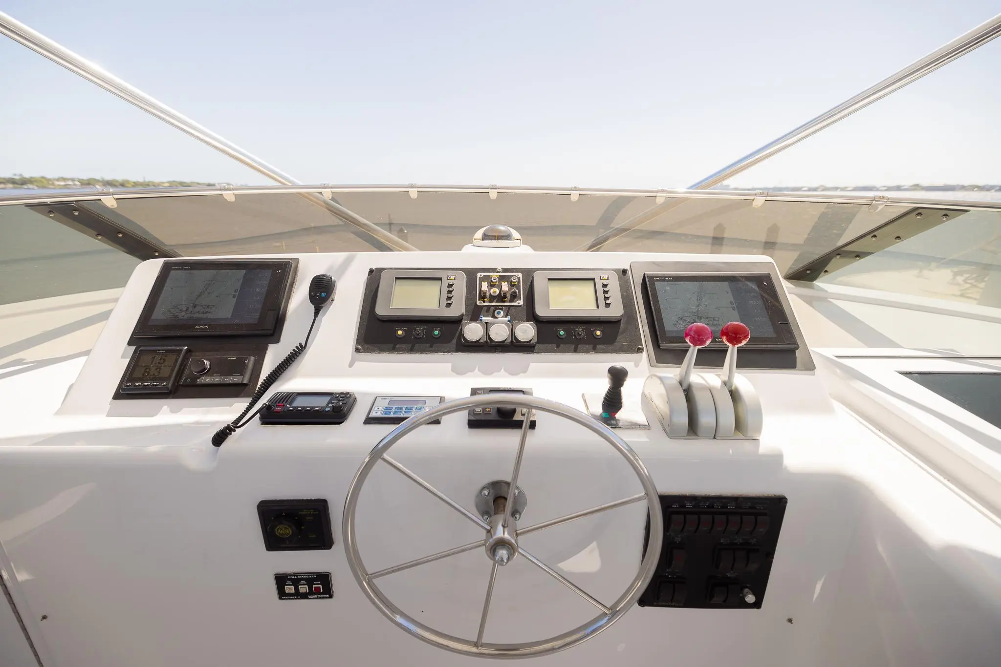 2002 Hatteras 75 motoryacht