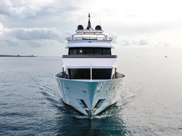 Heesen 125'