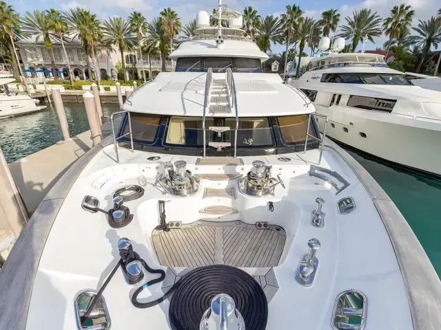 Benetti Classic 121