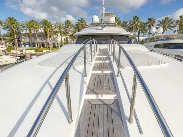 Benetti Classic 121