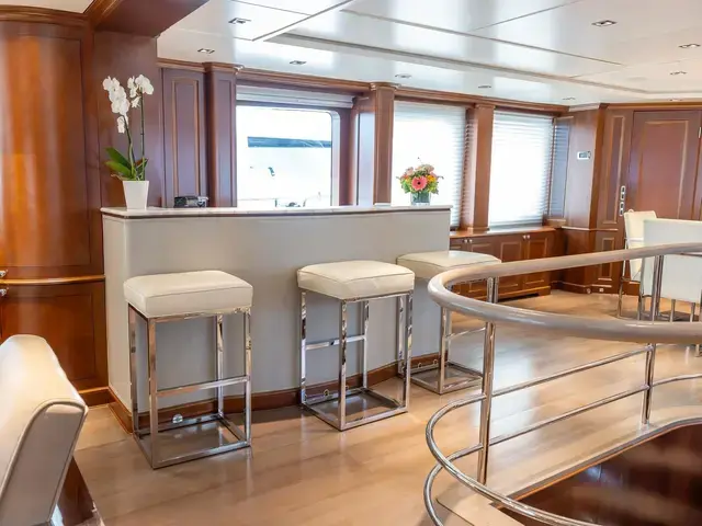 Benetti Classic 121