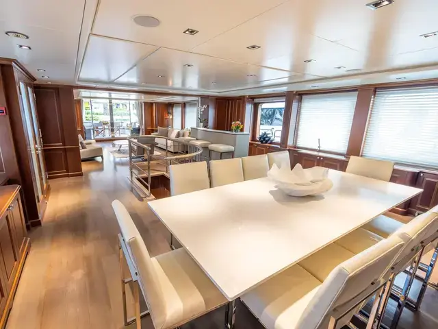 Benetti Classic 121