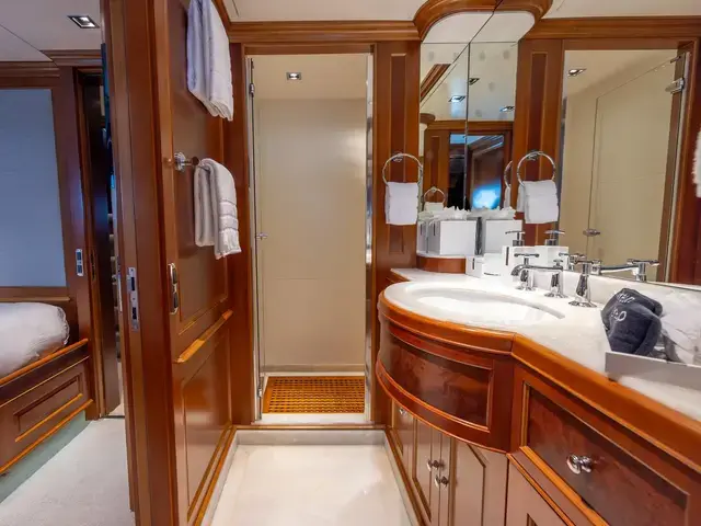 Benetti Classic 121