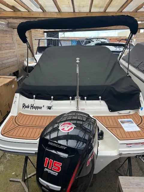 2022 Bayliner vr5 cuddy cabin