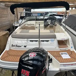 2022 Bayliner VR5 Cuddy Cabin