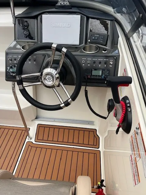 2022 Bayliner vr5 cuddy cabin