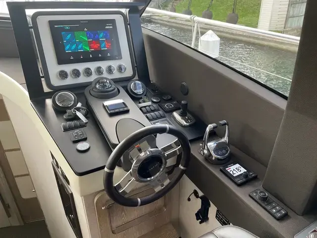 Azimut Magellano 53