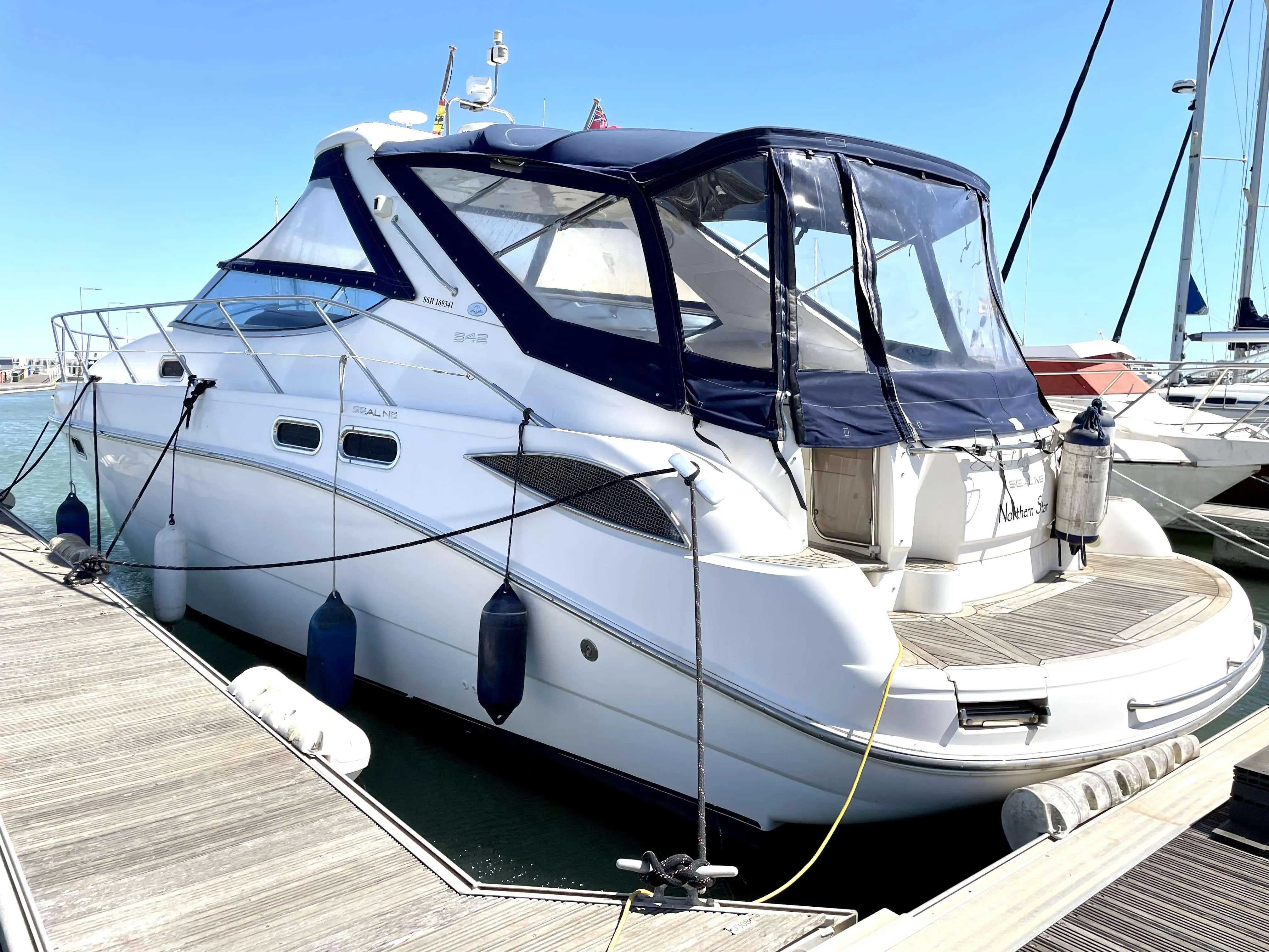 2004 Sealine s42