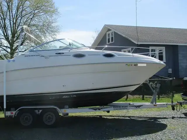 Sea Ray Sundancer 240