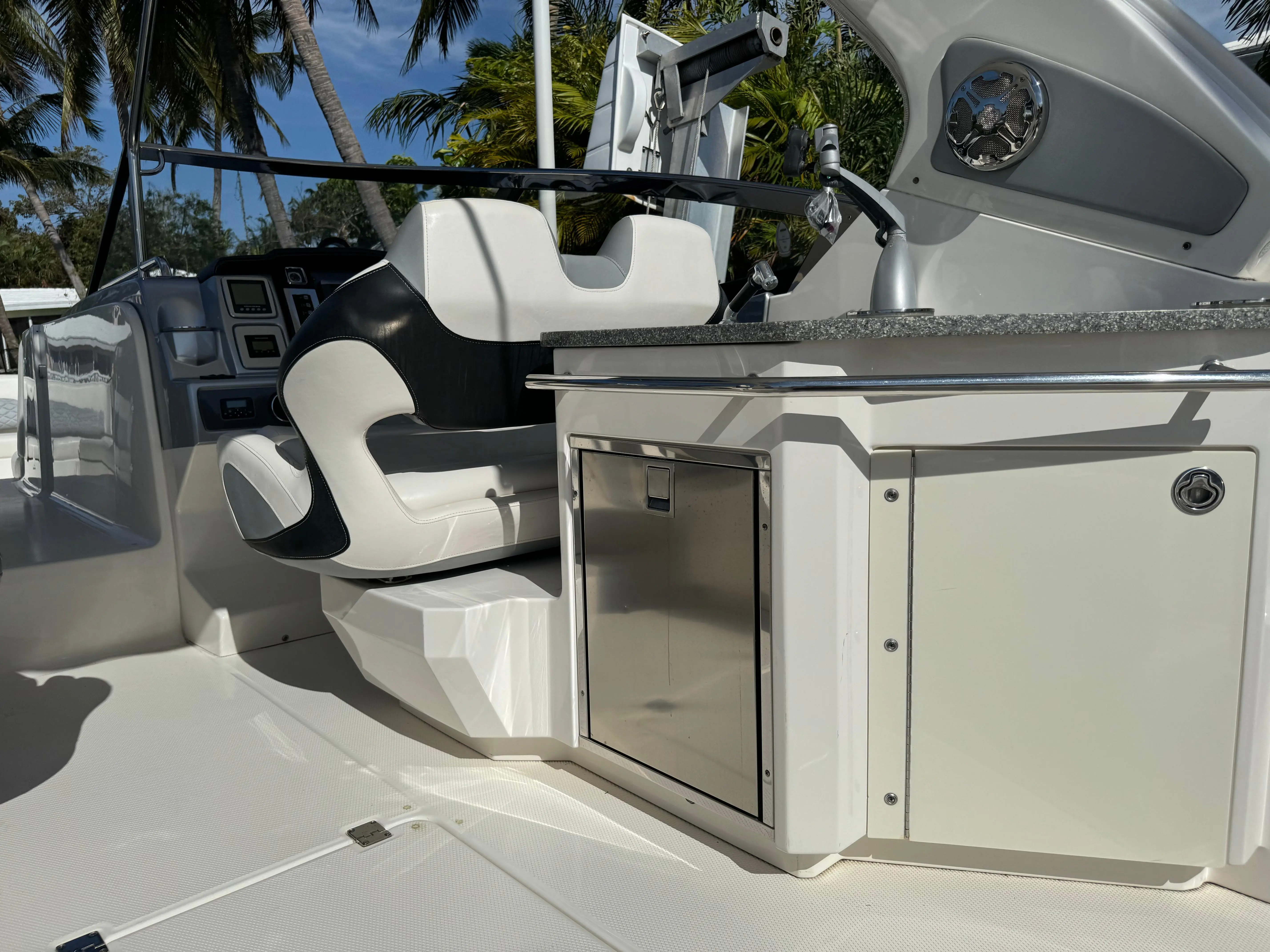 2011 Chaparral 33'