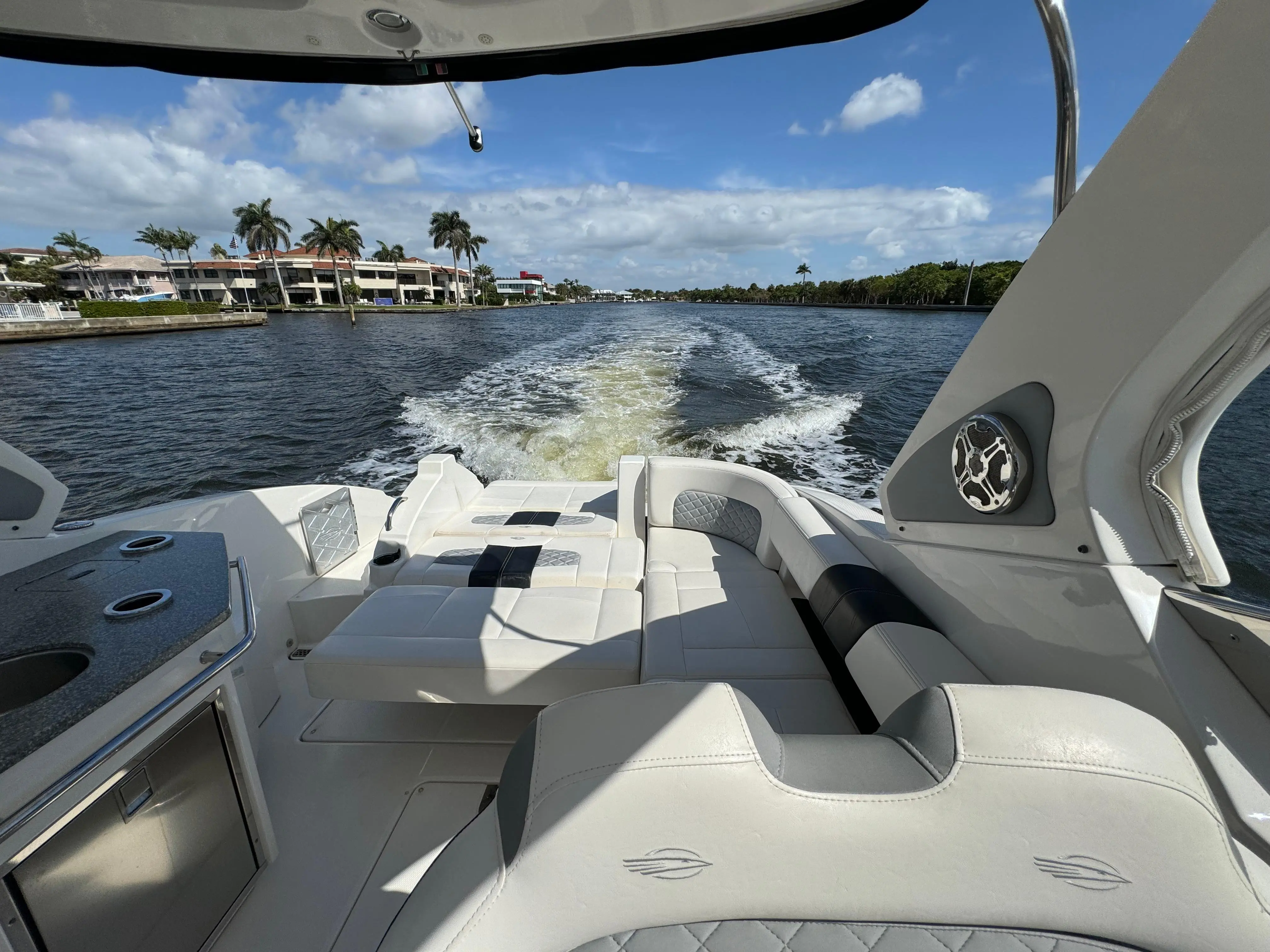 2011 Chaparral 33'