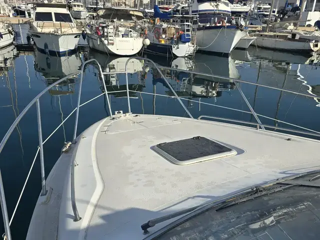 Sealine F 33