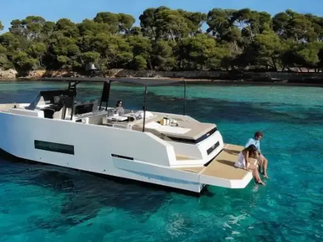 De Antonio Yachts D42