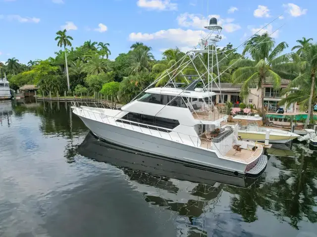 Hatteras 82 Convertible