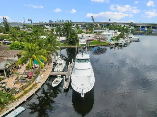 Hatteras 82 Convertible