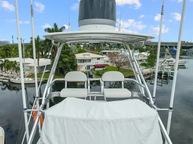 Hatteras 82 Convertible