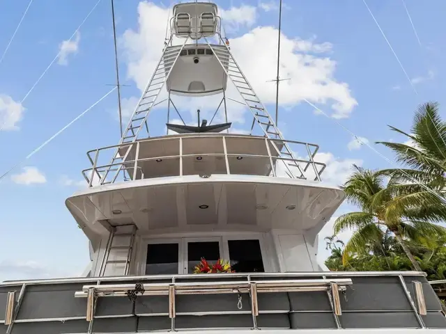 Hatteras 82 Convertible