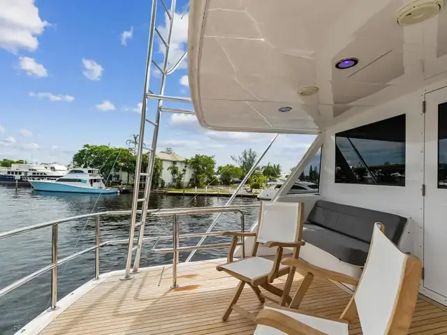 Hatteras 82 Convertible