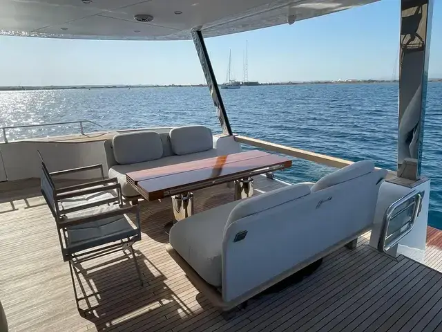 Azimut 25 M