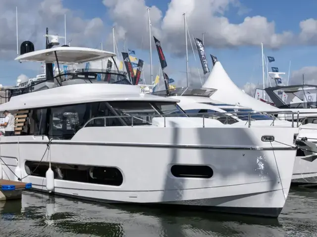 Azimut MAGELLANO 60