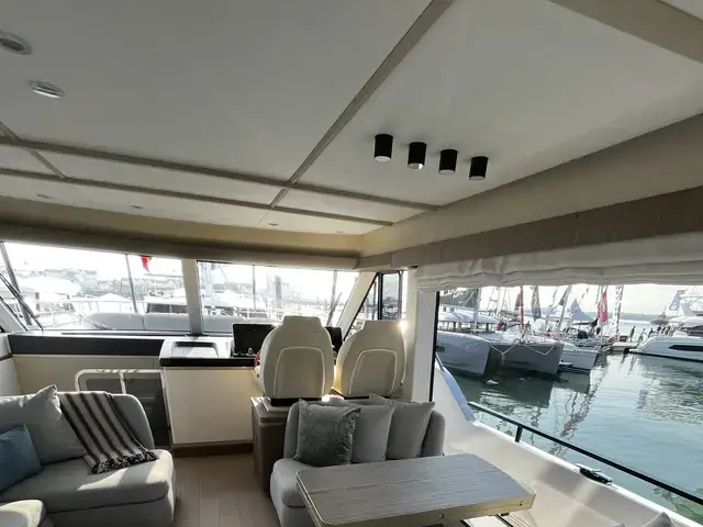 Azimut Magellano 60