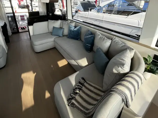 Azimut Magellano 60