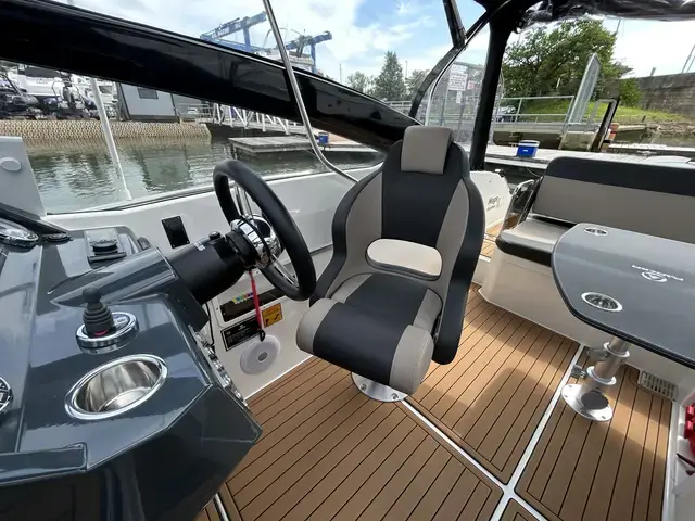 Parker Boats 630 DC