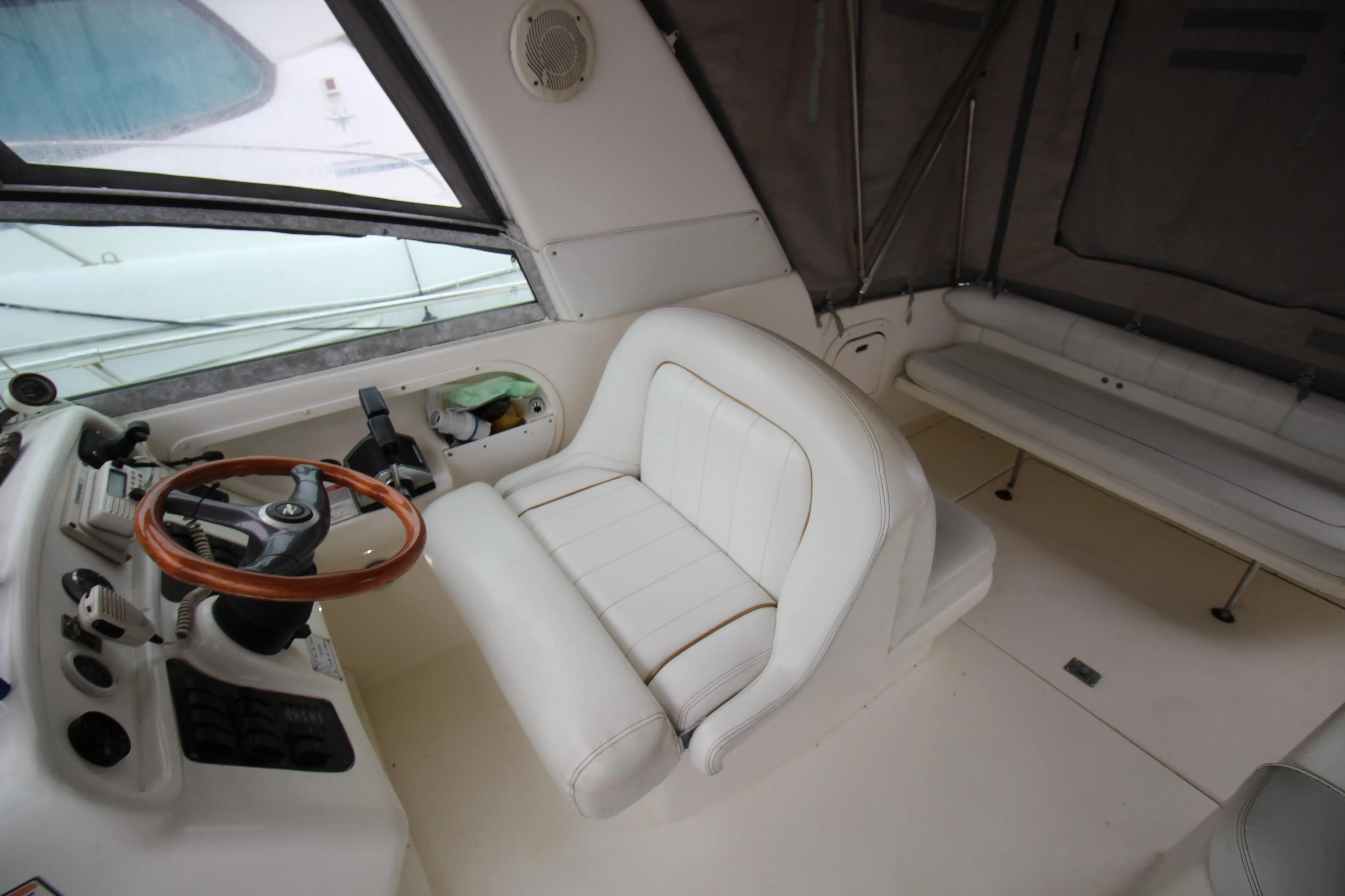 1997 Sea Ray sundancer 290