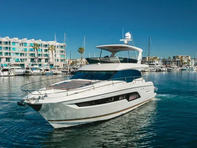 Prestige 63'