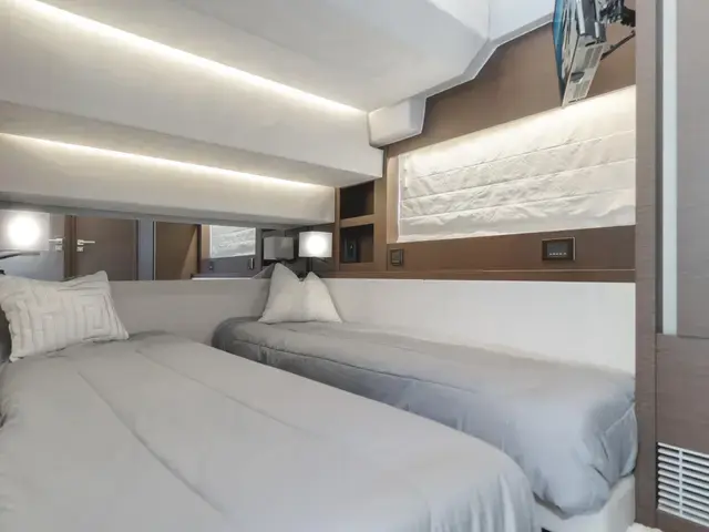 Prestige 63'