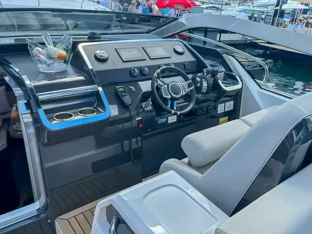 Fairline F Line 33