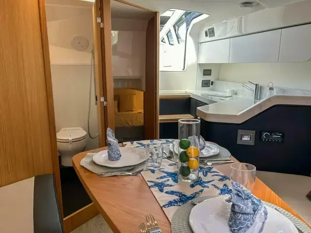 Fairline F Line 33