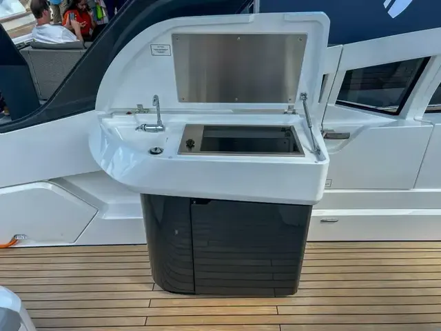 Fairline F Line 33