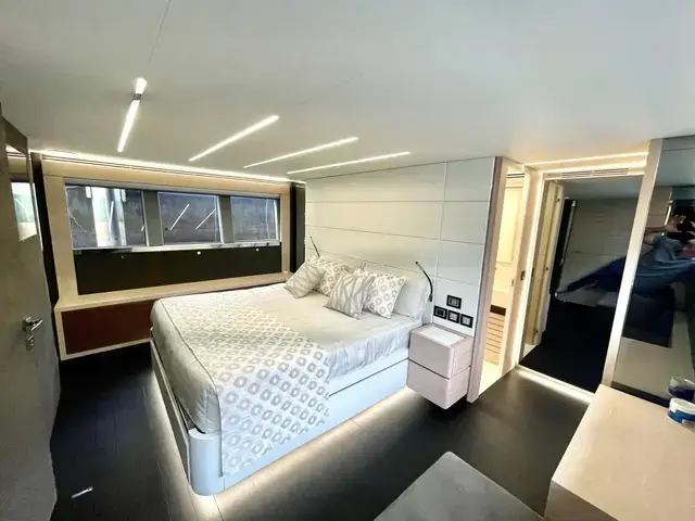 Astondoa Flybridge 66